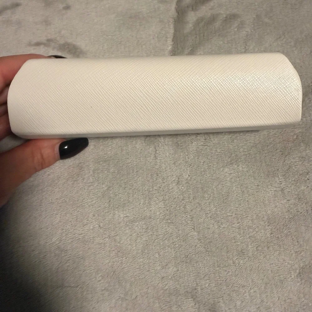 Michael Kors Eyeglass Case White Hard Shell Snap Closure‎ EUC